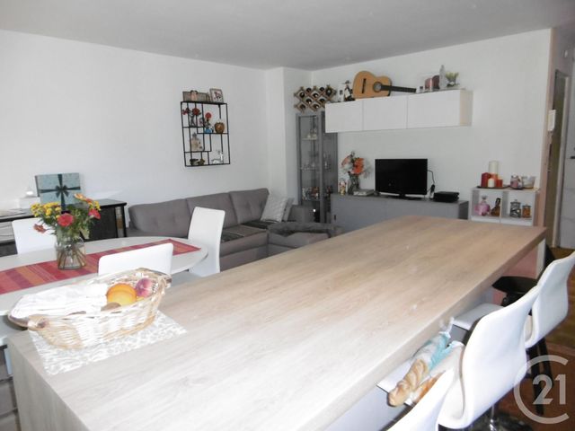 Appartement F3 à vendre - 3 pièces - 62.0 m2 - CHILLY MAZARIN - 91 - ILE-DE-FRANCE - Century 21 Agence Du Centre Appartement F3 à vendre - 3 pièces - 62.0 m2 - CHILLY MAZARIN - 91 - ILE-DE-FRANCE - Century 21 Agence Du Centre