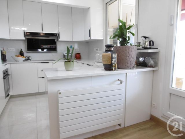 Appartement F3 à vendre - 3 pièces - 64.0 m2 - CHILLY MAZARIN - 91 - ILE-DE-FRANCE - Century 21 Agence Du Centre Appartement F3 à vendre - 3 pièces - 64.0 m2 - CHILLY MAZARIN - 91 - ILE-DE-FRANCE - Century 21 Agence Du Centre