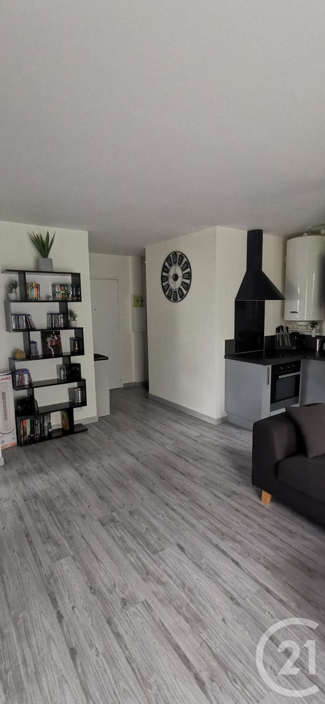 Afficher la photo en grand Appartement F2 à vendre - 2 pièces - 41.72 m2 - CHILLY MAZARIN - 91 - ILE-DE-FRANCE - Century 21 Agence Du Centre