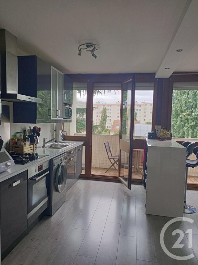 Afficher la photo en grand Appartement F4 à vendre - 4 pièces - 76.89 m2 - CHILLY MAZARIN - 91 - ILE-DE-FRANCE - Century 21 Agence Du Centre