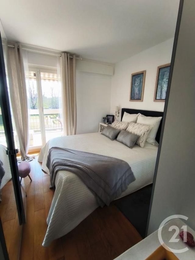 Afficher la photo en grand Appartement F4 à vendre - 4 pièces - 84.0 m2 - CHILLY MAZARIN - 91 - ILE-DE-FRANCE - Century 21 Agence Du Centre