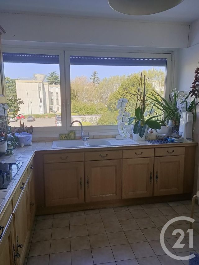 Afficher la photo en grand Appartement F4 à vendre - 4 pièces - 84.0 m2 - CHILLY MAZARIN - 91 - ILE-DE-FRANCE - Century 21 Agence Du Centre