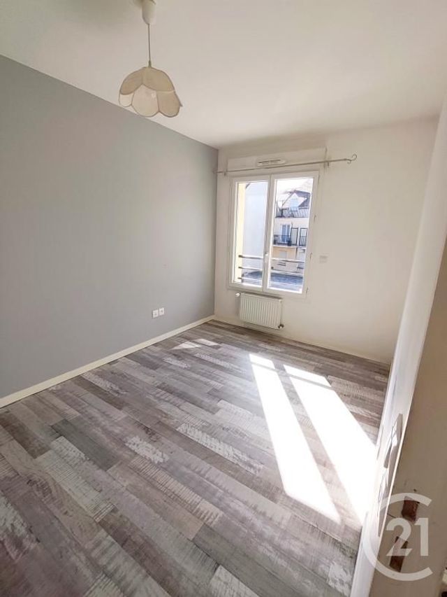 Appartement F2 à louer - 2 pièces - 41.83 m2 - CHILLY MAZARIN - 91 - ILE-DE-FRANCE - Century 21 Agence Du Centre