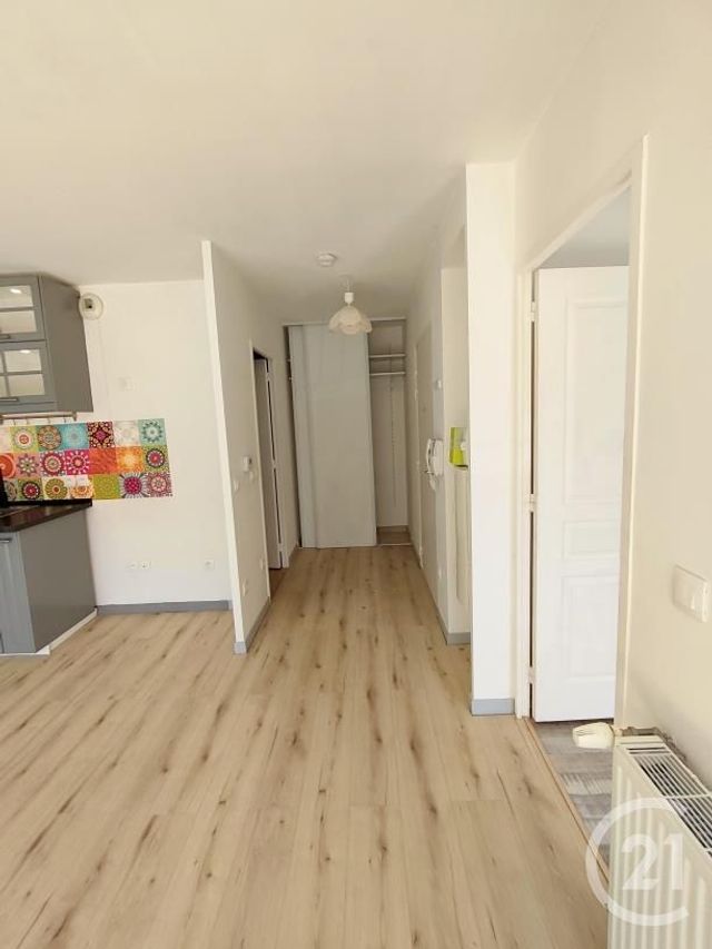 Appartement F2 à louer - 2 pièces - 41.83 m2 - CHILLY MAZARIN - 91 - ILE-DE-FRANCE - Century 21 Agence Du Centre
