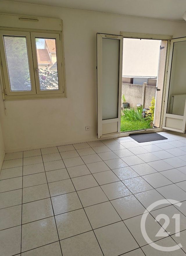 Appartement Studio à vendre - 1 pièce - 25.59 m2 - CHILLY MAZARIN - 91 - ILE-DE-FRANCE - Century 21 Agence Du Centre
