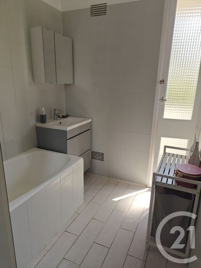 Appartement F3 à vendre - 3 pièces - 61.96 m2 - CHILLY MAZARIN - 91 - ILE-DE-FRANCE - Century 21 Agence Du Centre